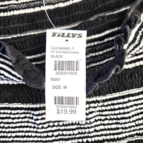 NWT!!! Sky And Sparrow Striped Off-Shoulder Black and White Top, Size Medium - Picture 2 of 4